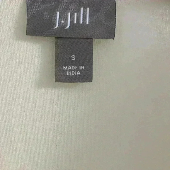 J Jill beige button up 100% cotton blouse. Small - Picture 5 of 6